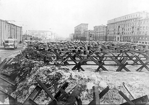 В этот день в 1941 году завершился оборонительный этап Битвы за Москву