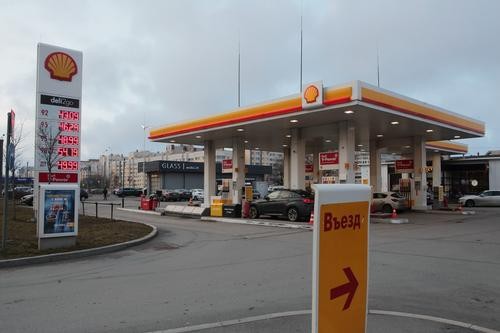 Замглавы Минэнерго Павел Сорокин назвал ряд причин, почему нефть дешевеет, а цена на бензин растут