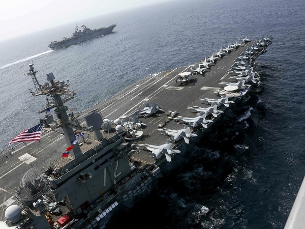 Крейсер США захватил судно с оружием РФ в Аравийской море